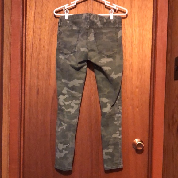 Gap ‘Always Skinny’ tapered Camo pant ~ size 26 - Picture 4 of 10